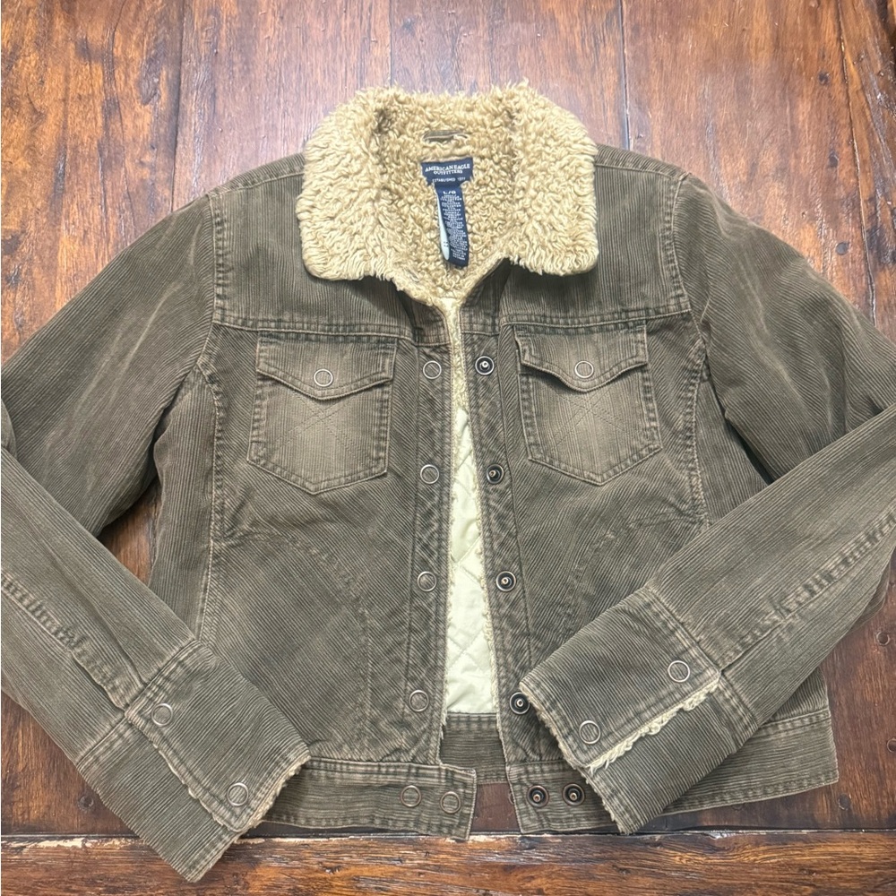American eagle Corduroy Jacket with Sherpa Lining - Picture 2 of 3
